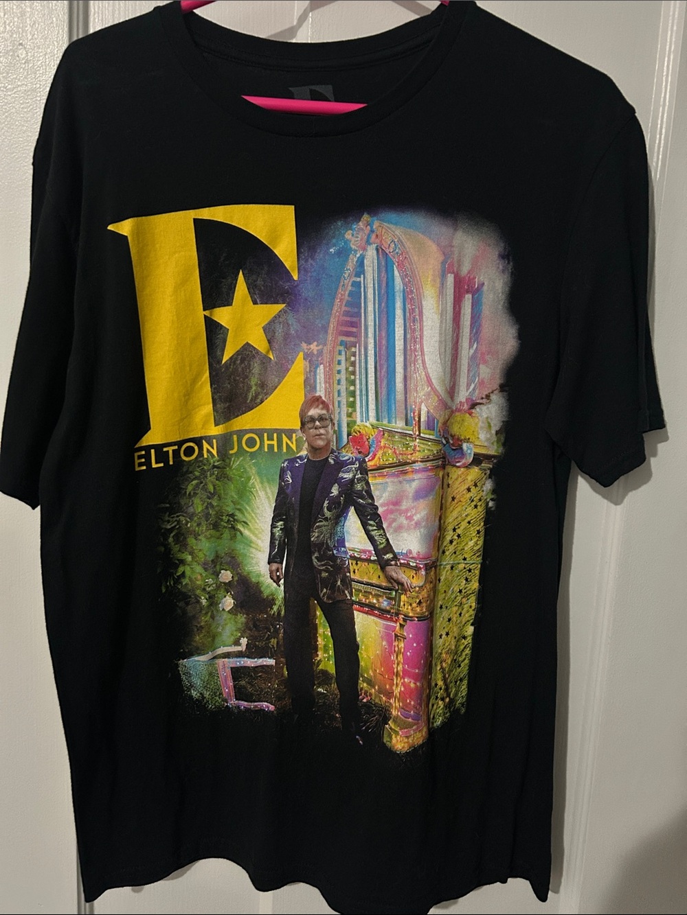 Black Elton John Graphic Tee - Men's Shirt size LG